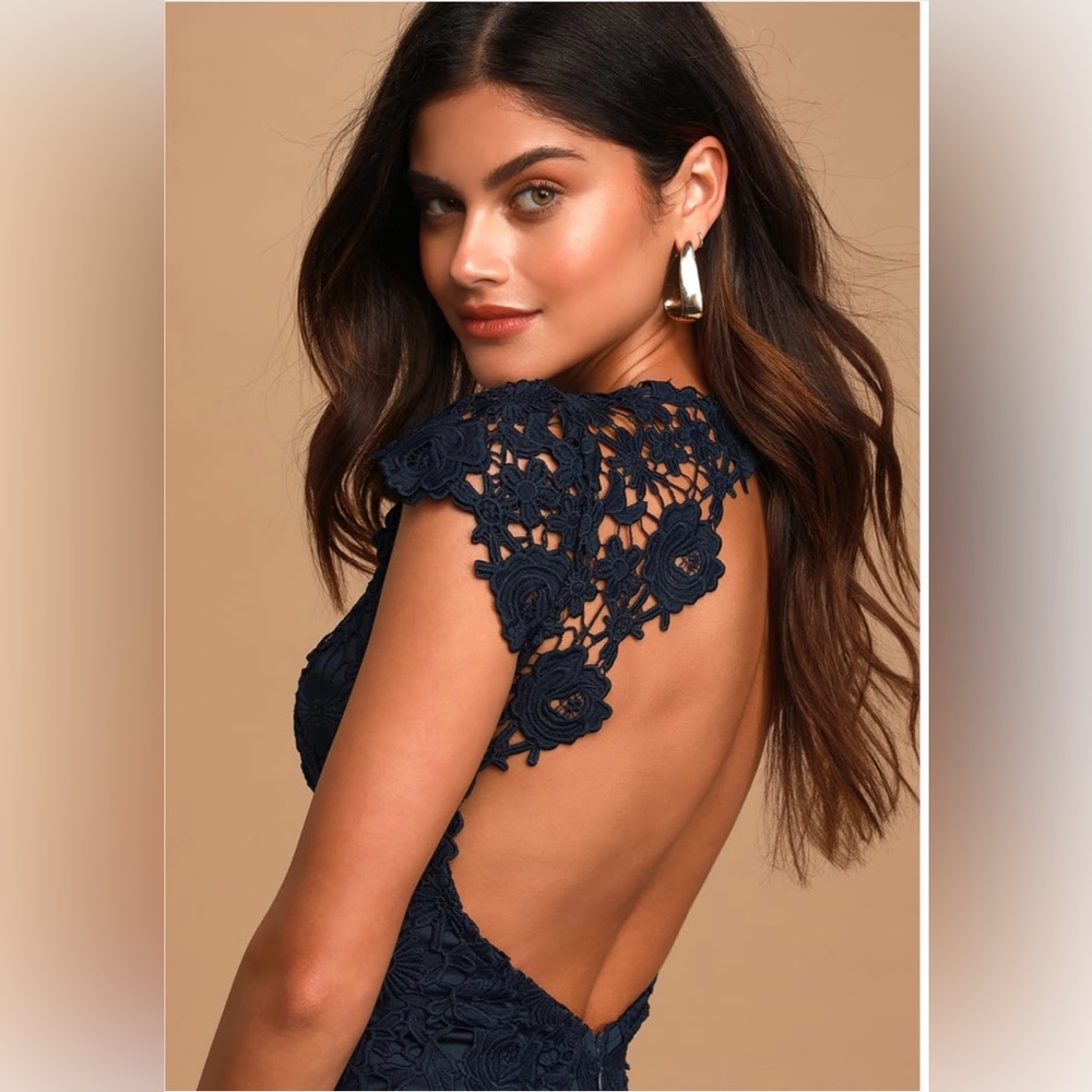 Lulu’s - Romance Language Navy Blue Backless Lace Dress. Size XS.